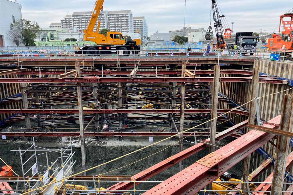 事業内容-切梁5